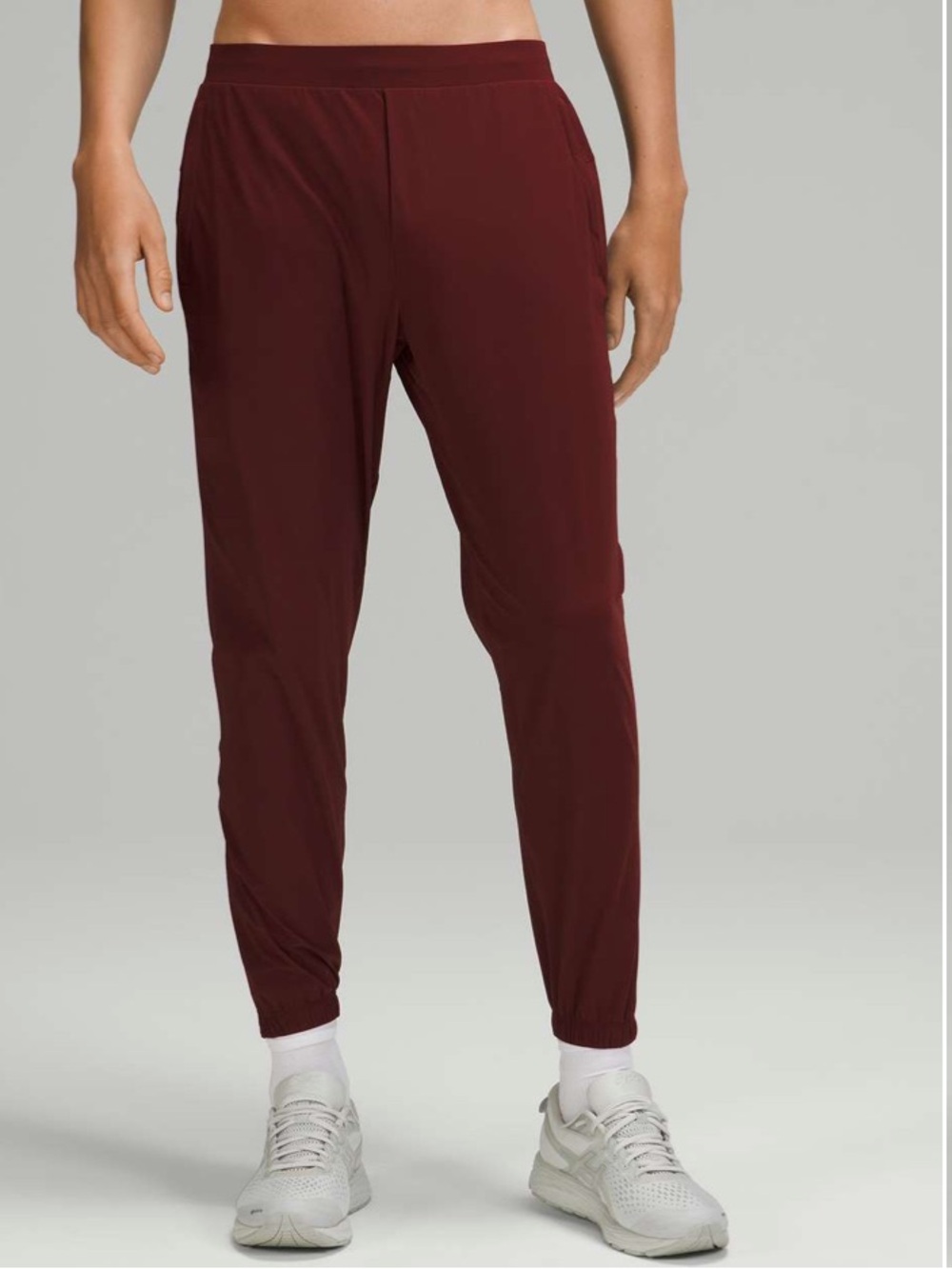 Lululemon Surge Jogger Shorter 27"
Red Merlot